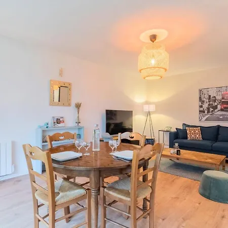 - Beautiful T2 For 2 People Parking ! Apartamento