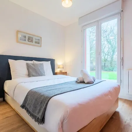 - Beautiful T2 For 2 People Parking ! Lambersart