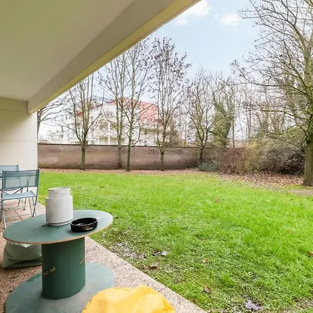- Beautiful T2 For 2 People Parking !